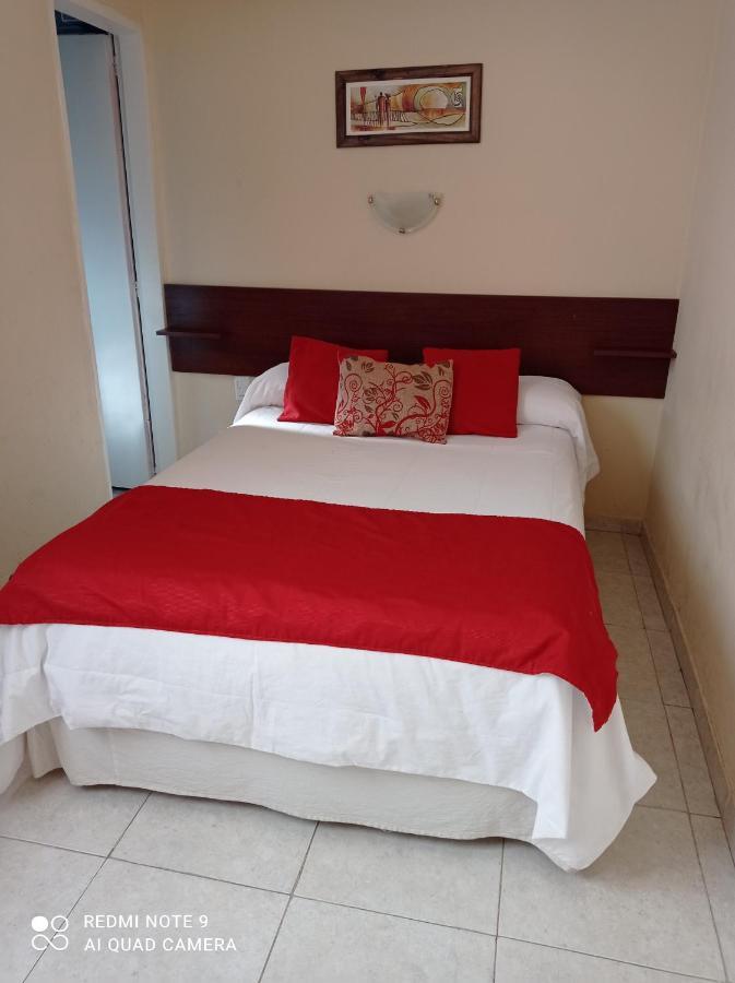 Calafate Viejo Hostel เอลกาลาฟาเต ภายนอก รูปภาพ