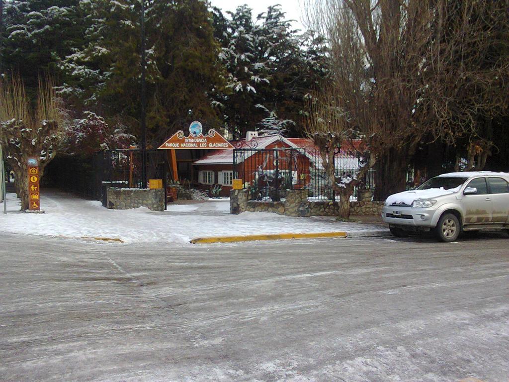 Calafate Viejo Hostel เอลกาลาฟาเต ภายนอก รูปภาพ